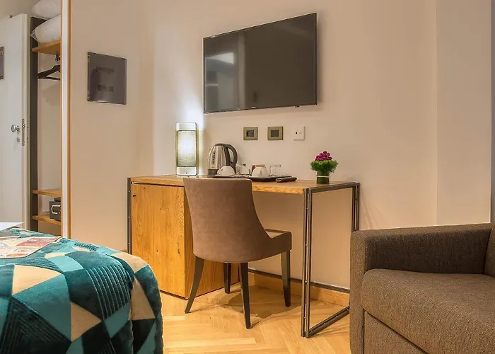 Navona Essence Hotel